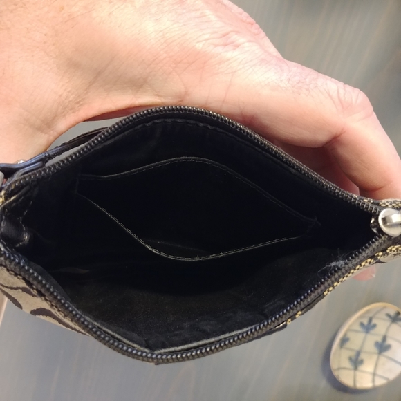Coach Signature Design Coin Wristlet Purse. Small Zip Bag Classic Pattern. - Picture 6 of 8